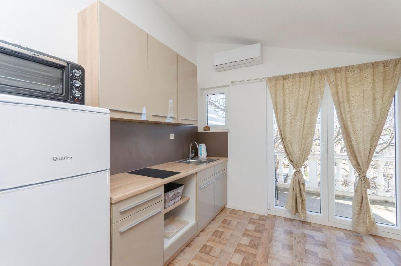 Apartments Snjezana Pirovac Zewnętrze zdjęcie